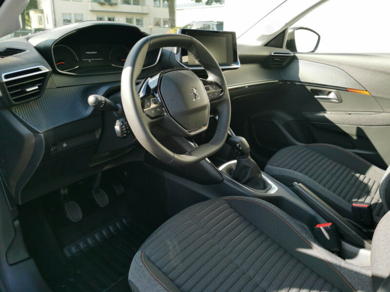 PEUGEOT