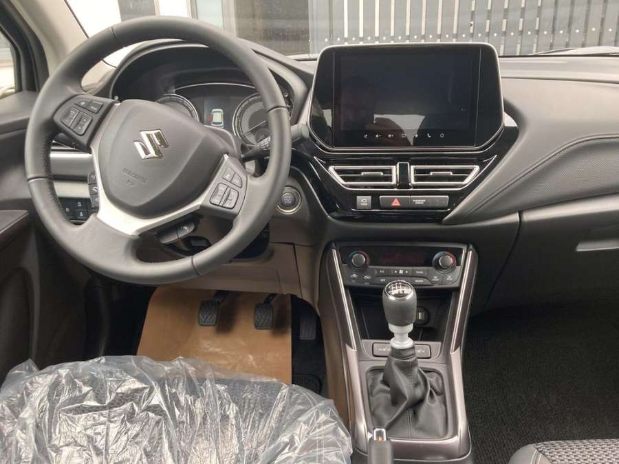 SUZUKI