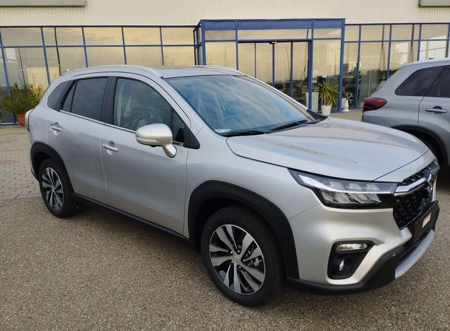 SUZUKI S-CROSS STYLE