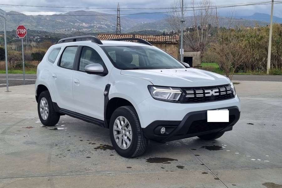 DACIA DUSTER 2 EXPRESSION  + 2 X PRISES USB AR + ACCOUDOIR AV