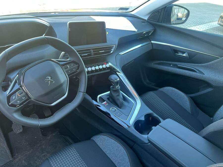 PEUGEOT