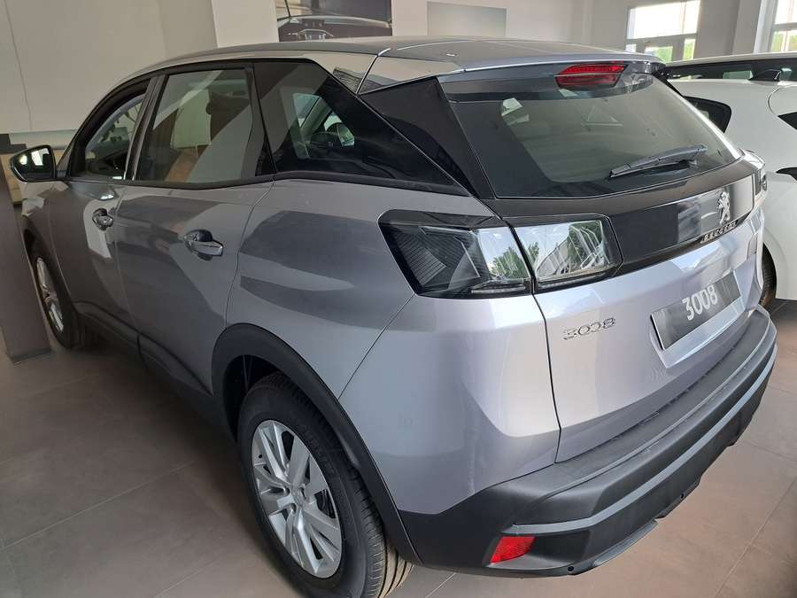 PEUGEOT