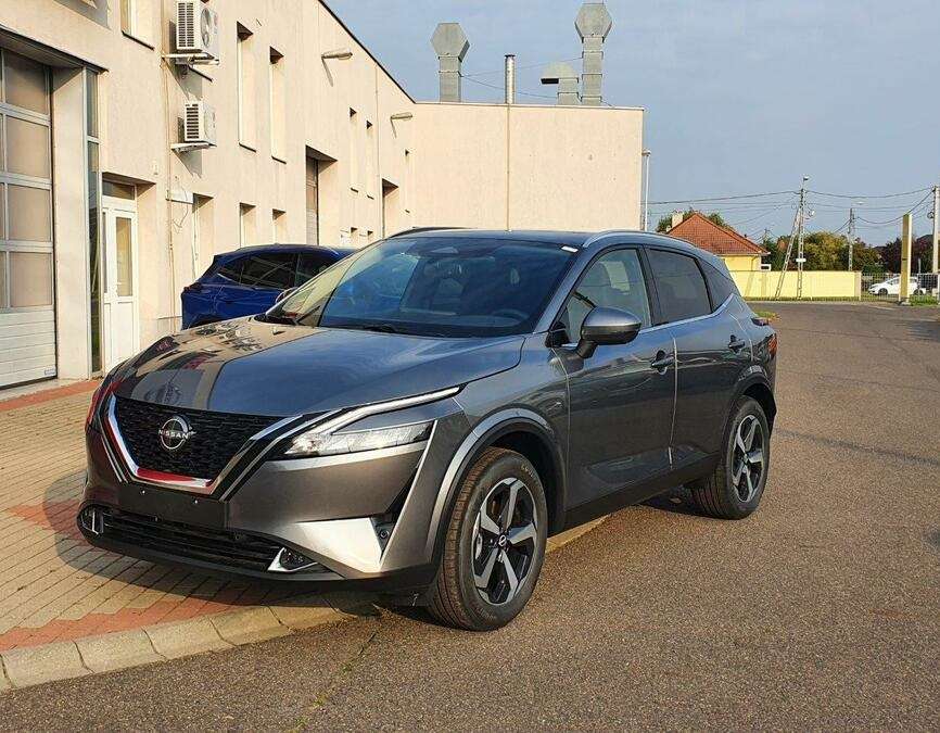 NISSAN