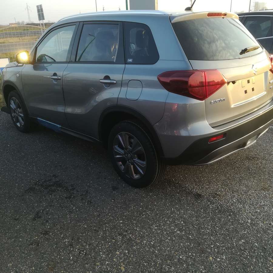 SUZUKI