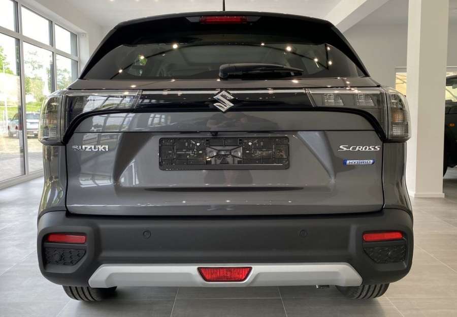SUZUKI