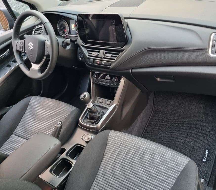SUZUKI