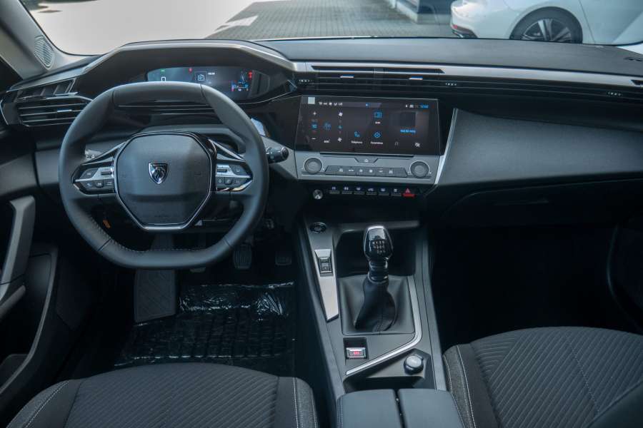 PEUGEOT
