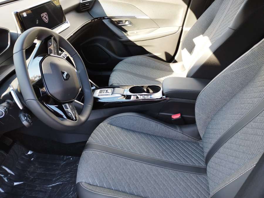 PEUGEOT