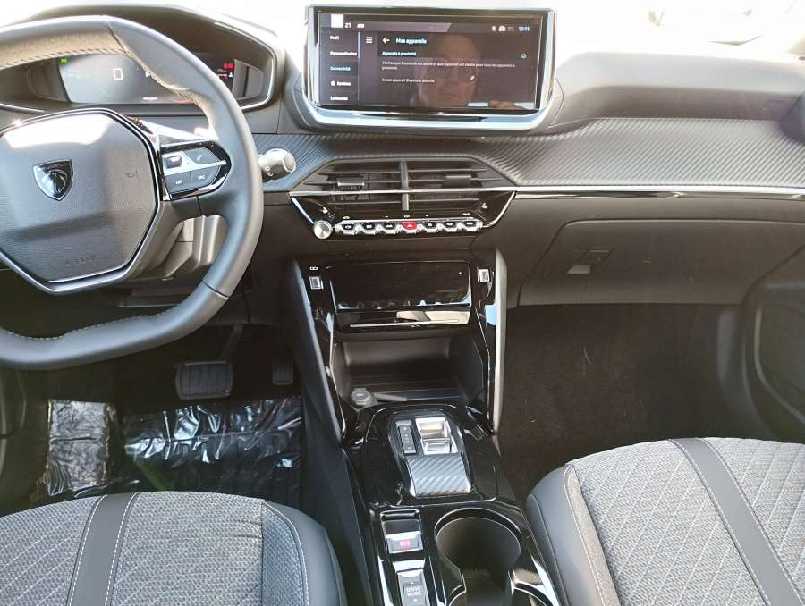 PEUGEOT