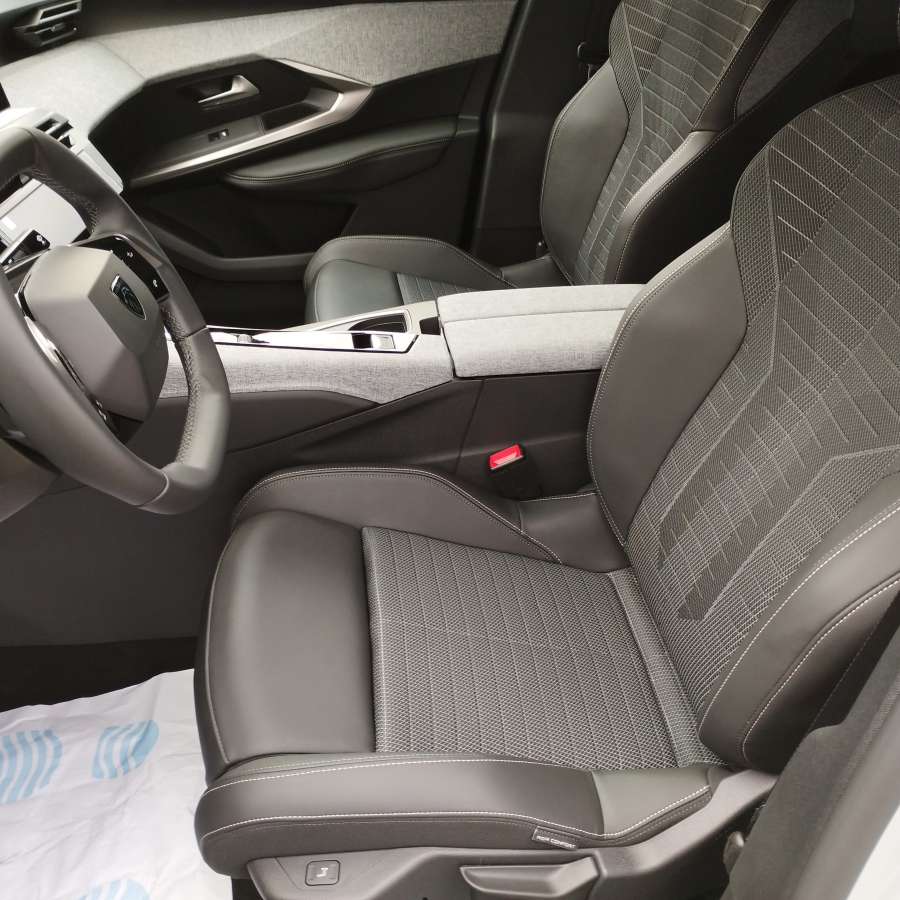 PEUGEOT