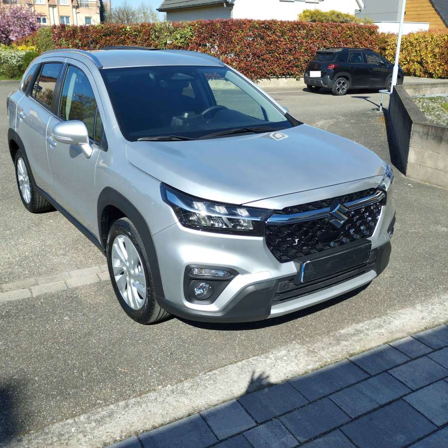 SUZUKI
