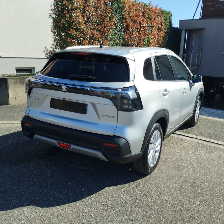 SUZUKI