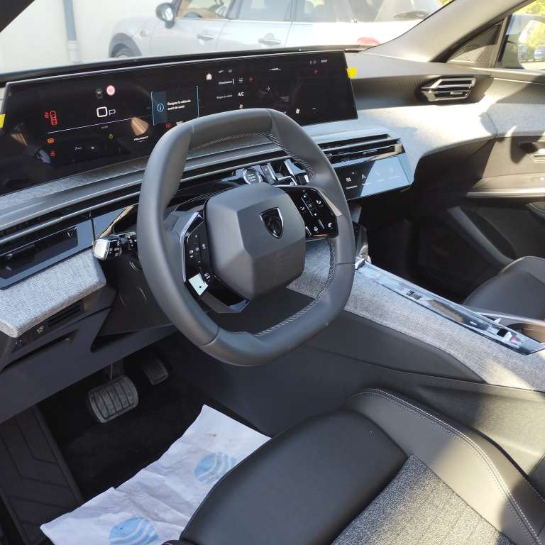 PEUGEOT