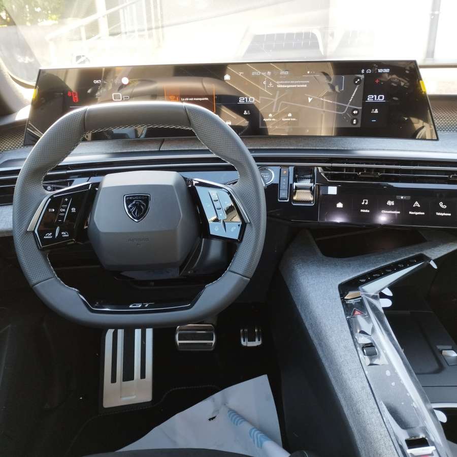 PEUGEOT