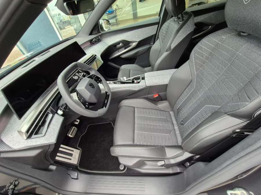 PEUGEOT