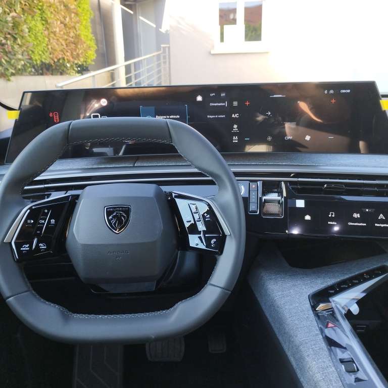 PEUGEOT