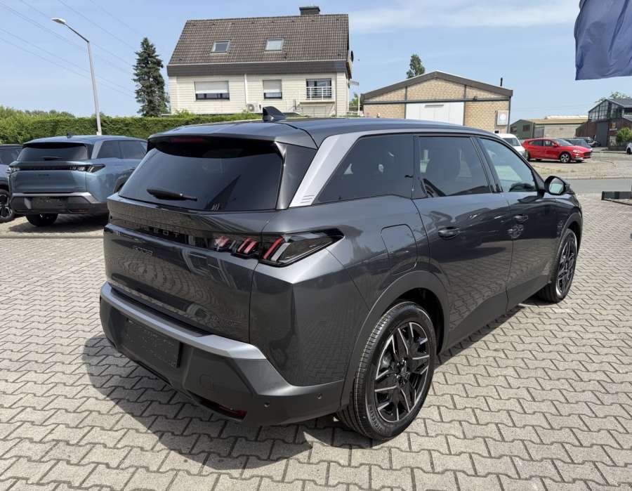 PEUGEOT